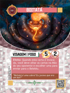 Carta do Boitatá mostrando a ilustração de uma cobra gigantesca enrolada sobre si em meio a floresta, com fogo na cabeça e na boca, com a língua para fora, e muitos olhos por seu corpo.